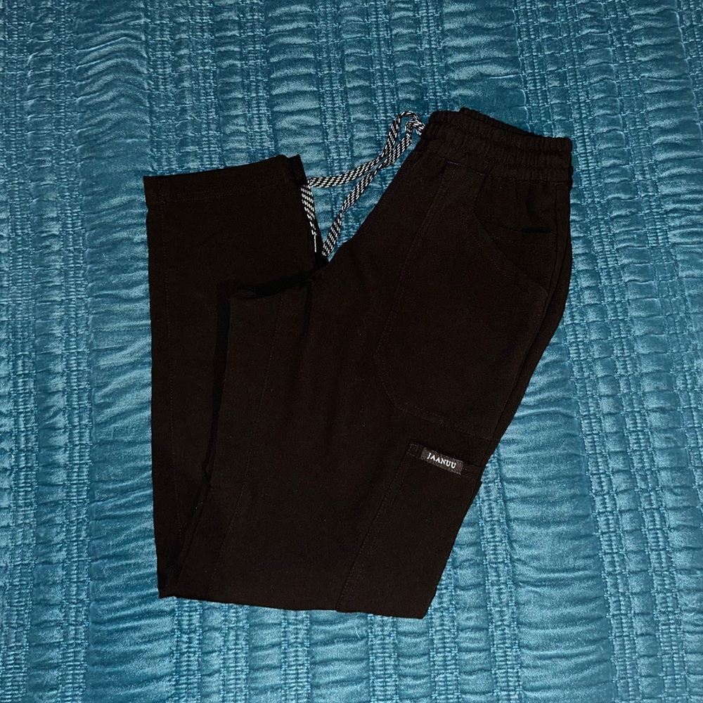 Jaanuu 8-Pocket Slim Cargo Scrubs - S
